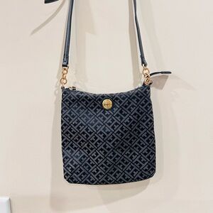 🔥Tommy Hilfiger Crossbody Bag🔥